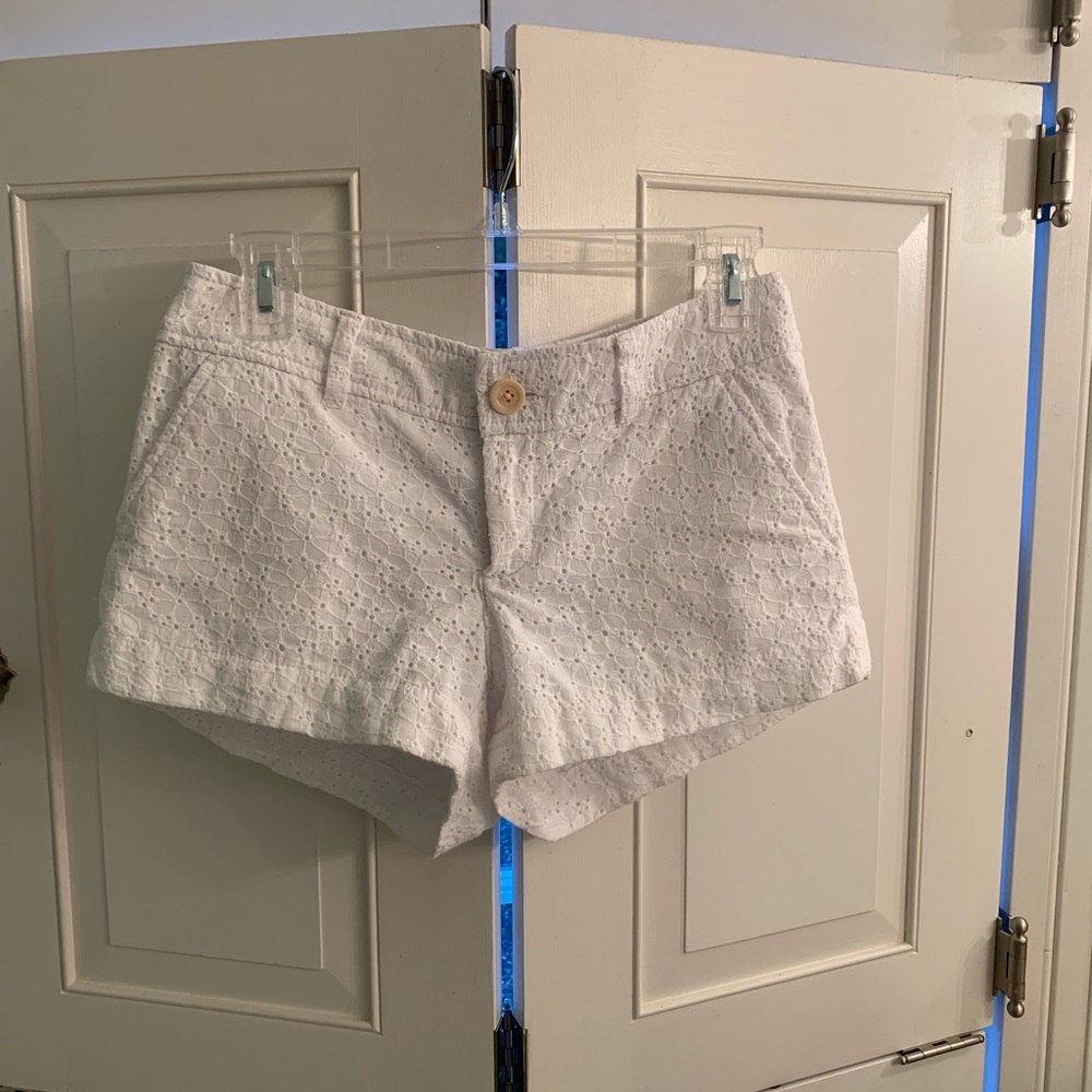 LILY PULITZER size 2 white shorts  !